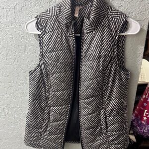 Red Camel Geometric Zigzag Print Vest